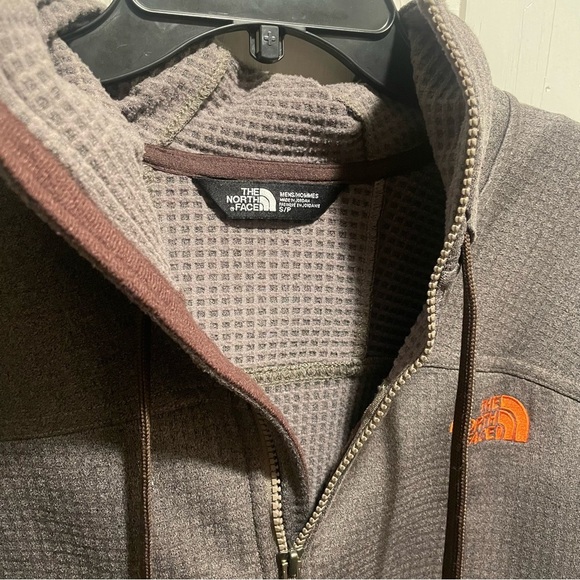North Face Men’s Lightweight Full Zip Hoodie - Picture 3 of 6